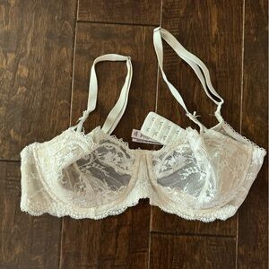 Victoria’s Secret lace underwire unlined balconette bra